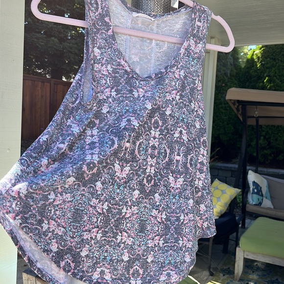 LUSH size XS sleeveless, flowy summer top, sheer detail in back- spring … - Picture 2 of 7